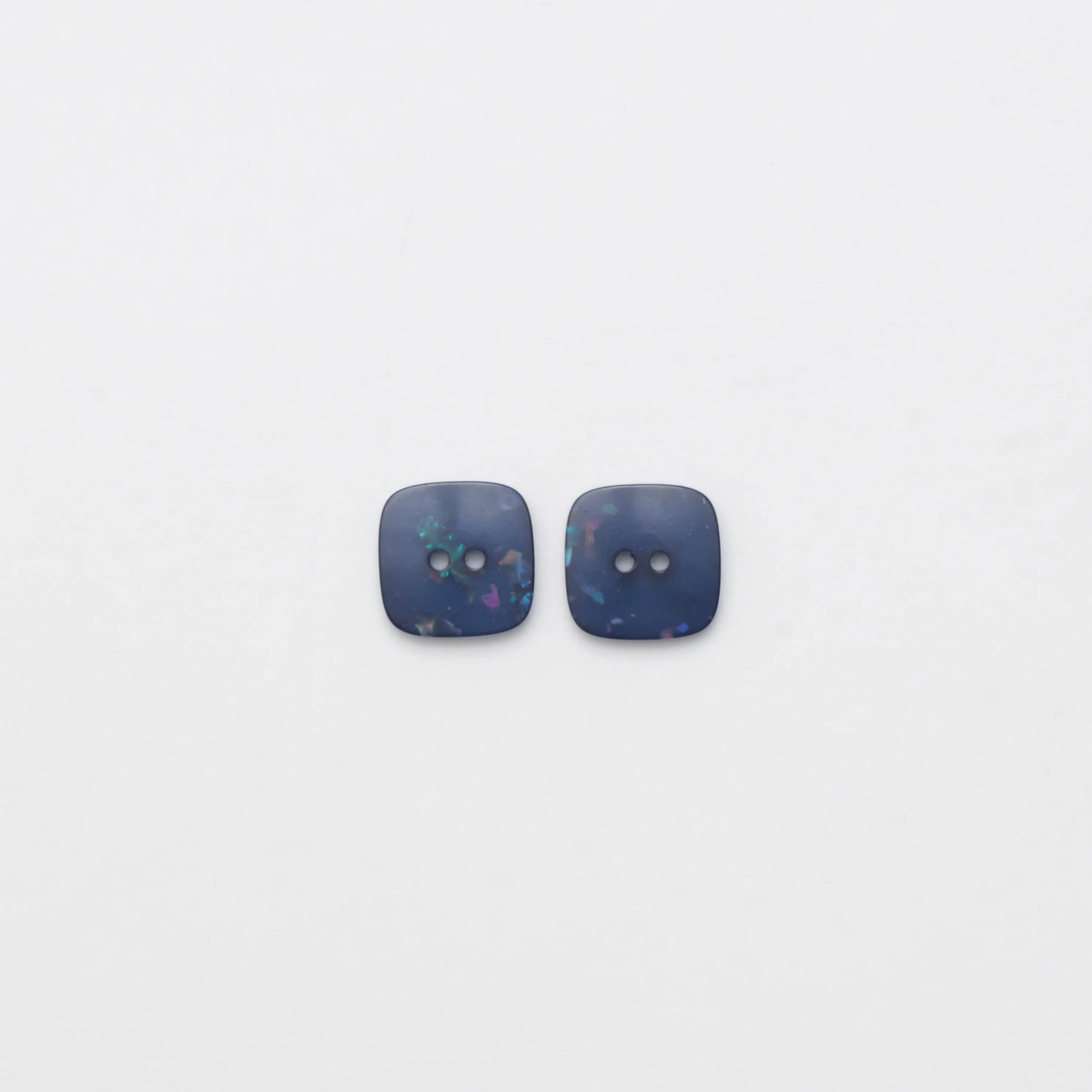 Buttons - 2 Hole - 20mm - Square - Assorted - Image 4
