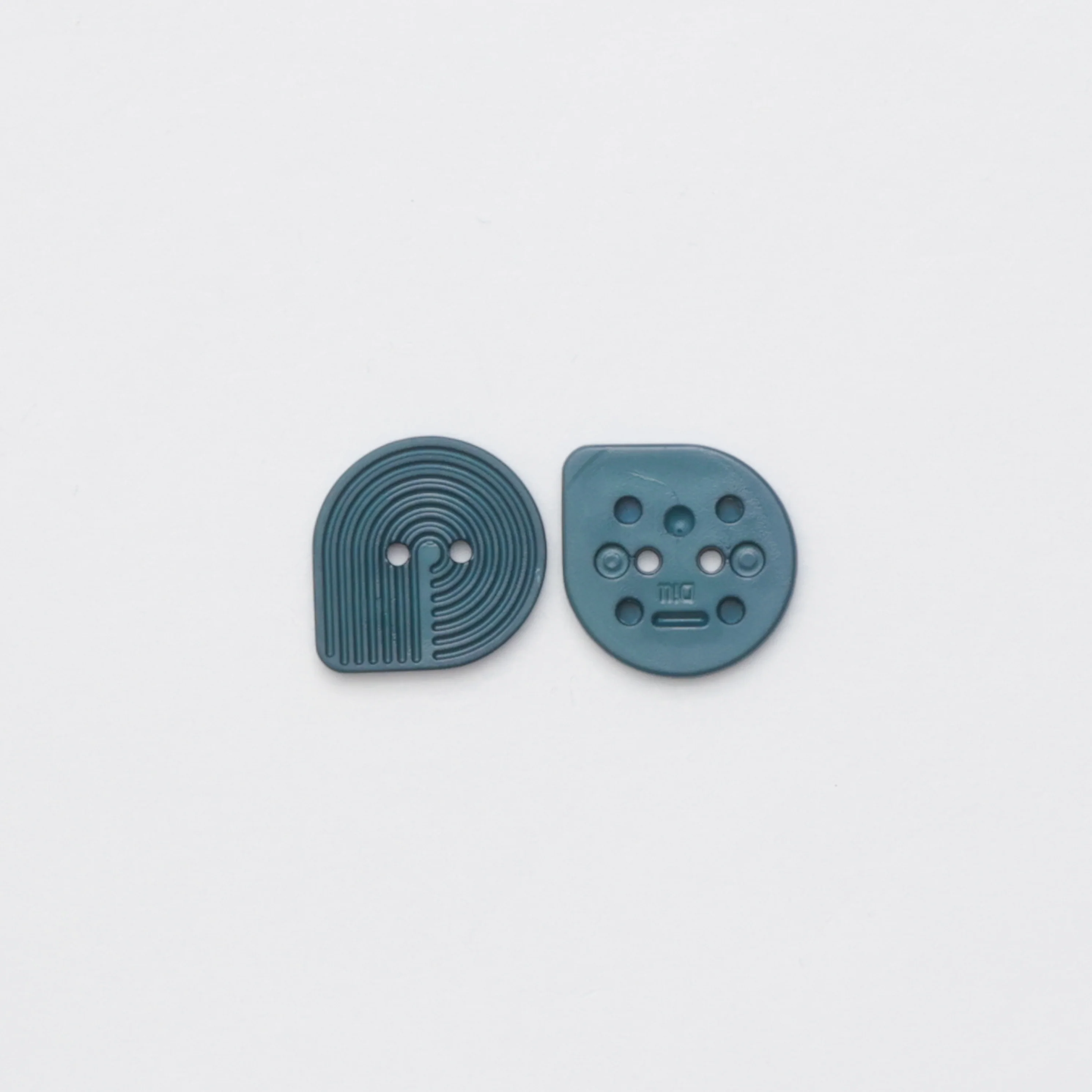 Buttons - 2 Hole - 32mm - Oval - Assorted - Image 3