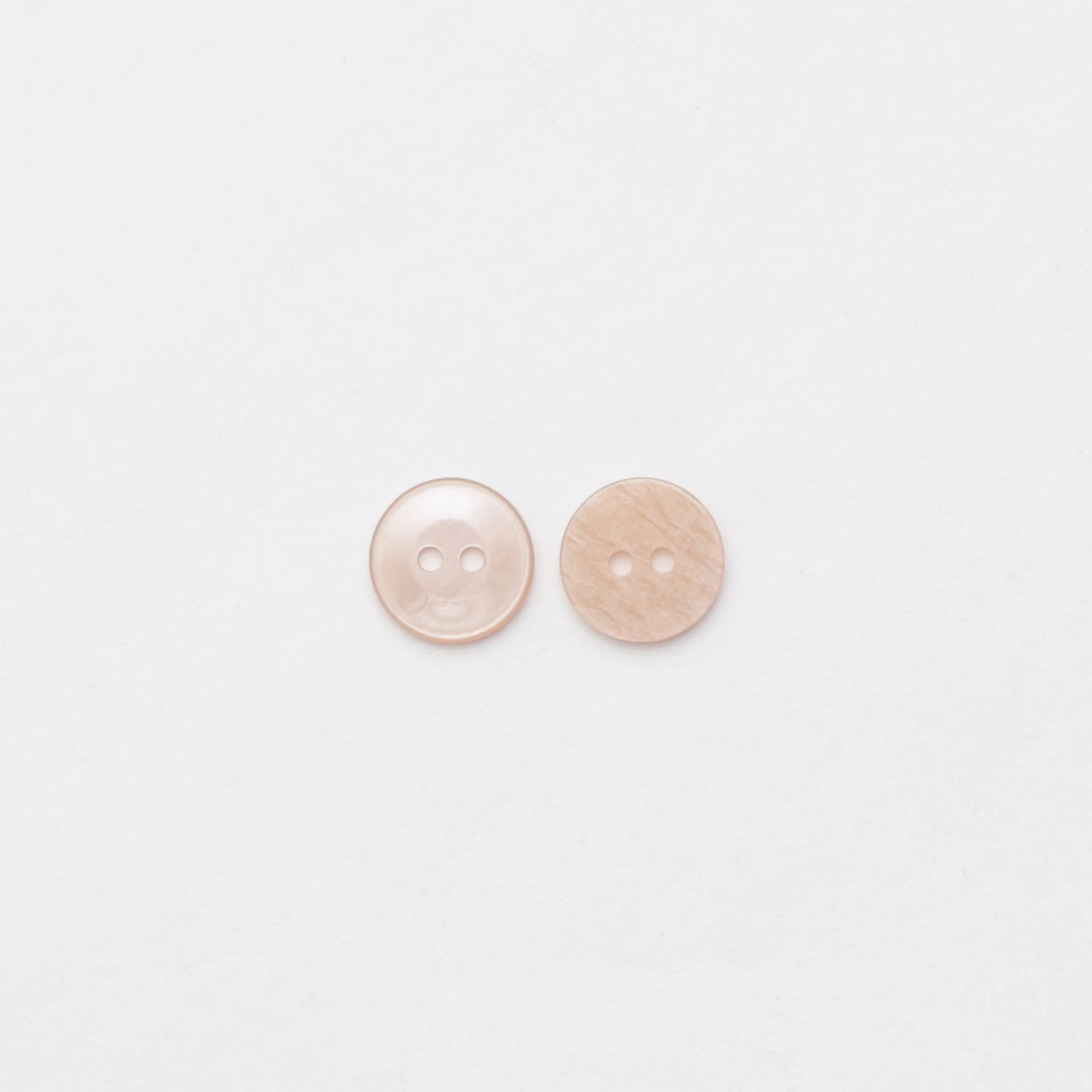 Elan - 2-Hole Button - 14mm - Pearl - Image 2