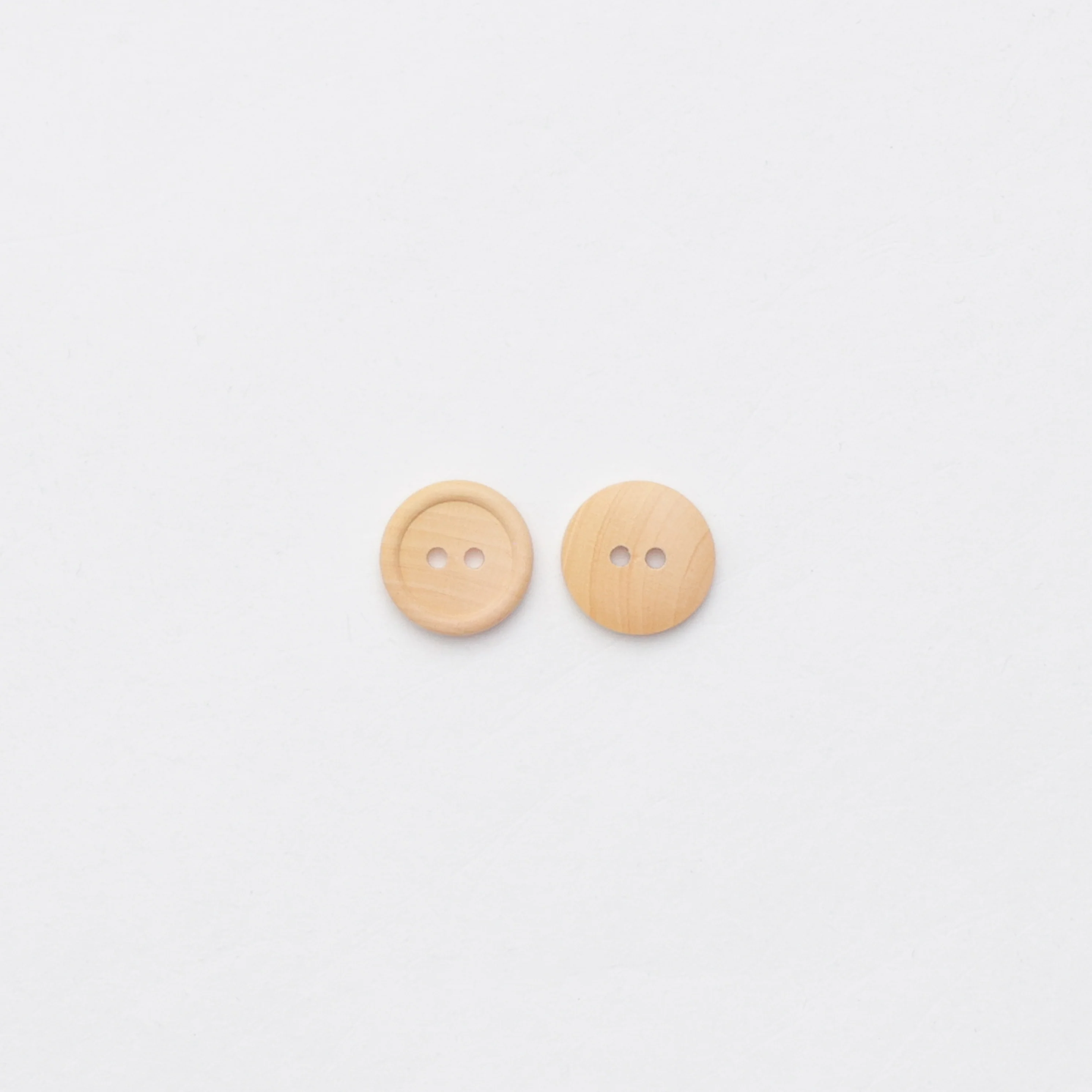 Elan - 2-Hole Button - 14mm - Wooden - Natural - Image 2