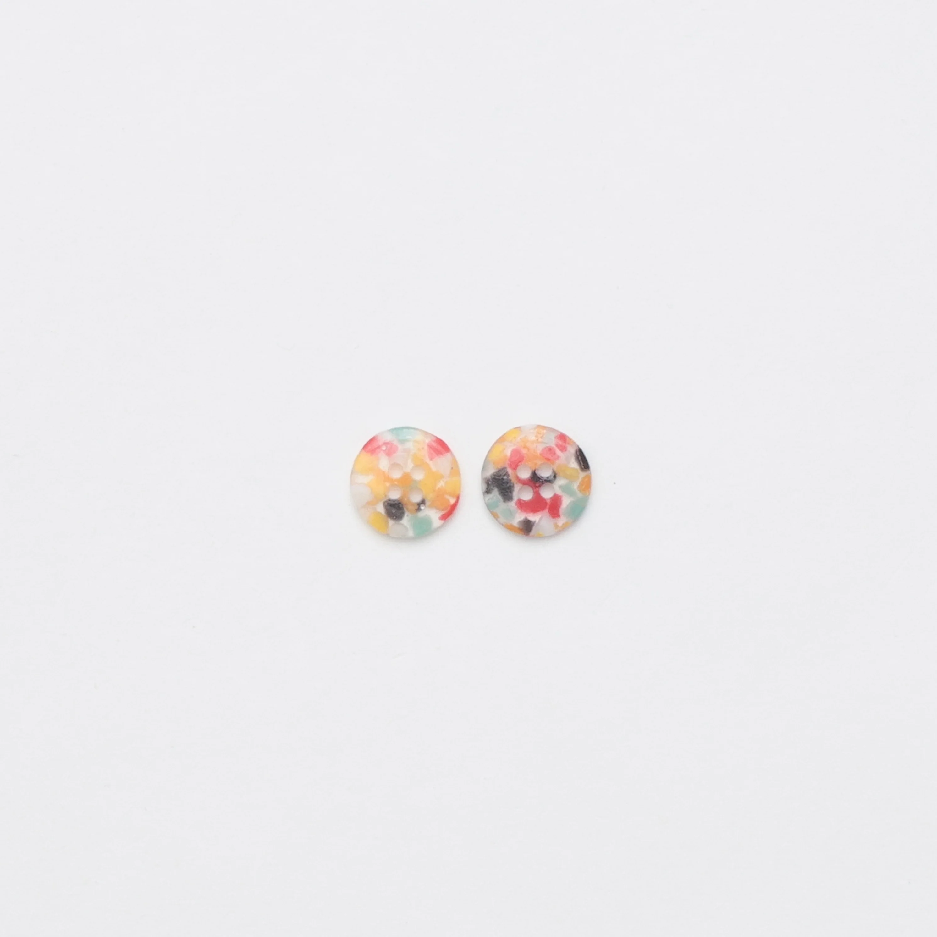 ELAN - 4 Hole Button - 15mm - Speckle - Assorted - Image 3