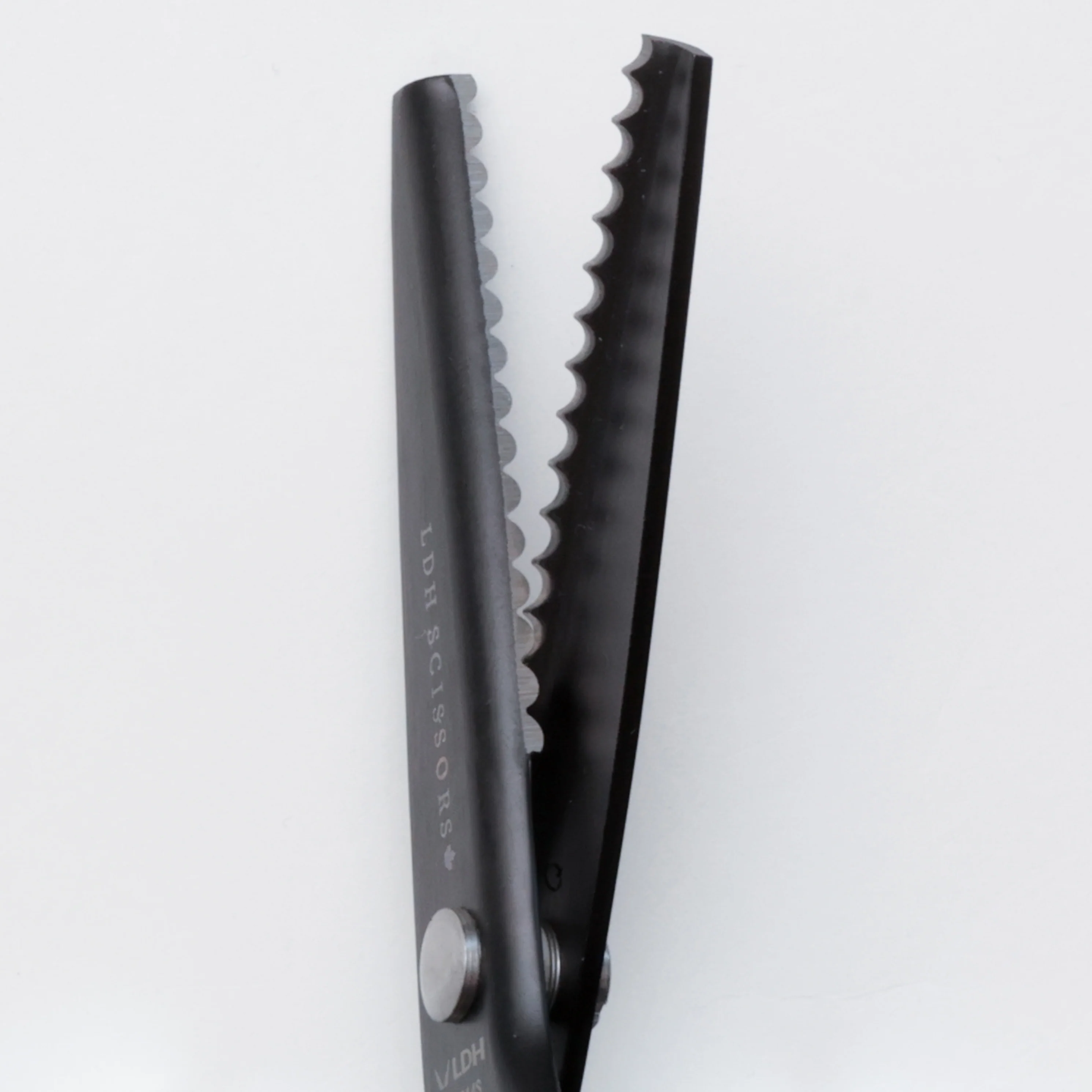 LDH - Scalloped Pinking Shears - Lightweight - Midnight Edition - Image 6