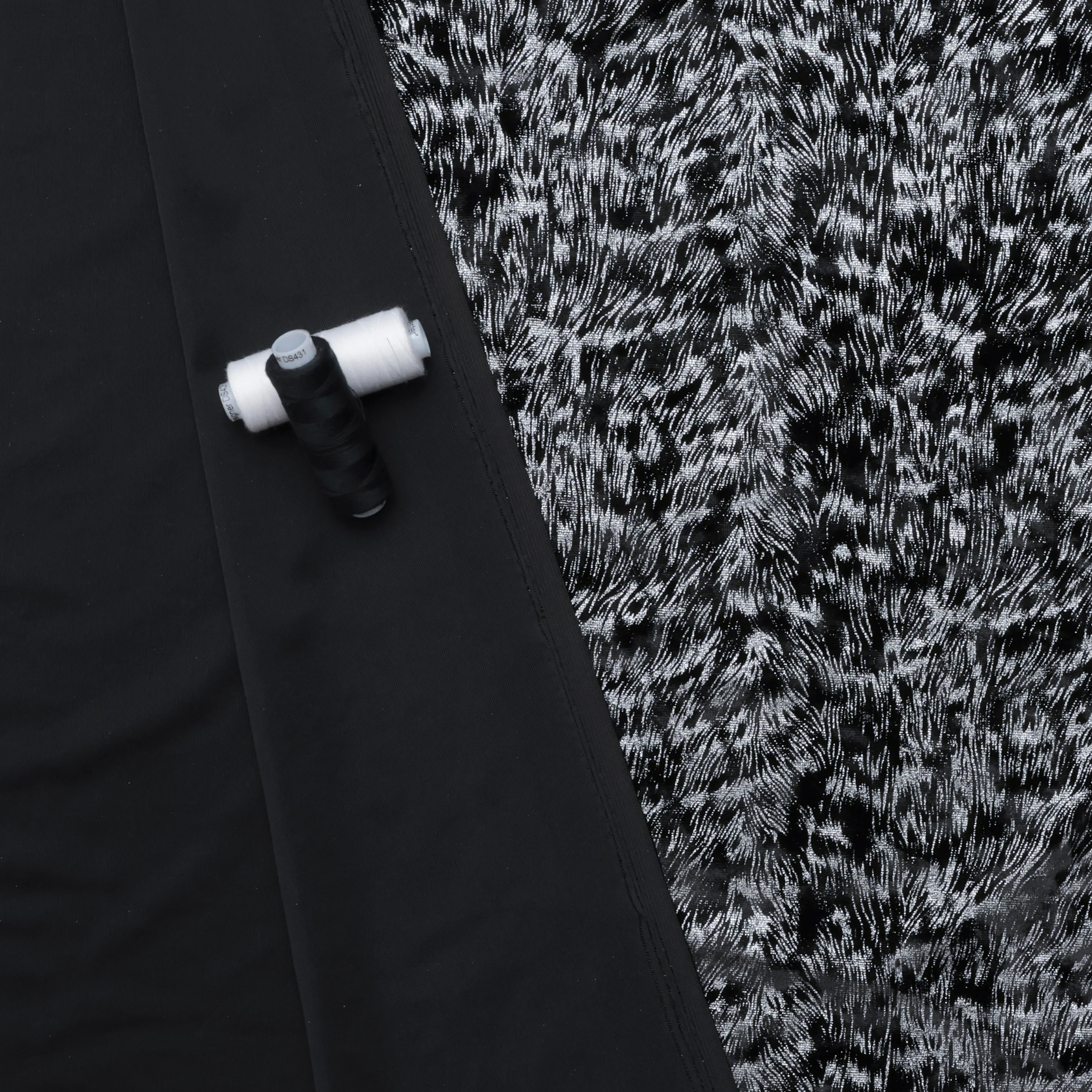 Poly - Printed Velour - Silver Black - Image 3
