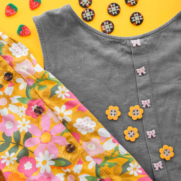Sarah Hearts - Buttons - Strawberry - Large - Image 4