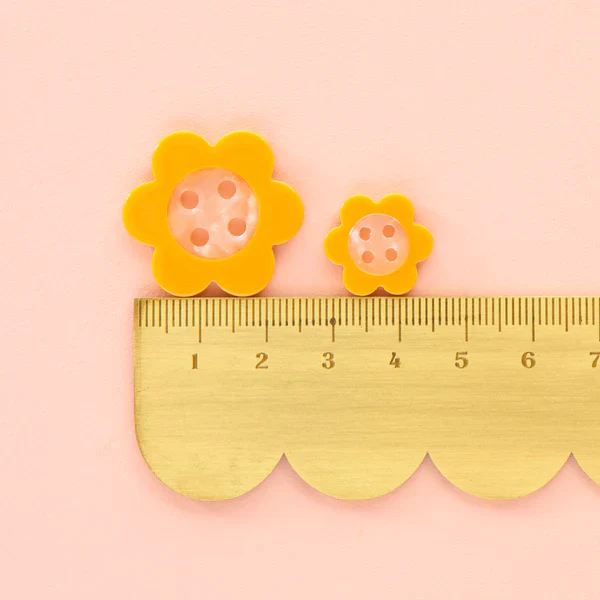 Sarah Hearts - Buttons - Yellow Daisy - Large - Image 3