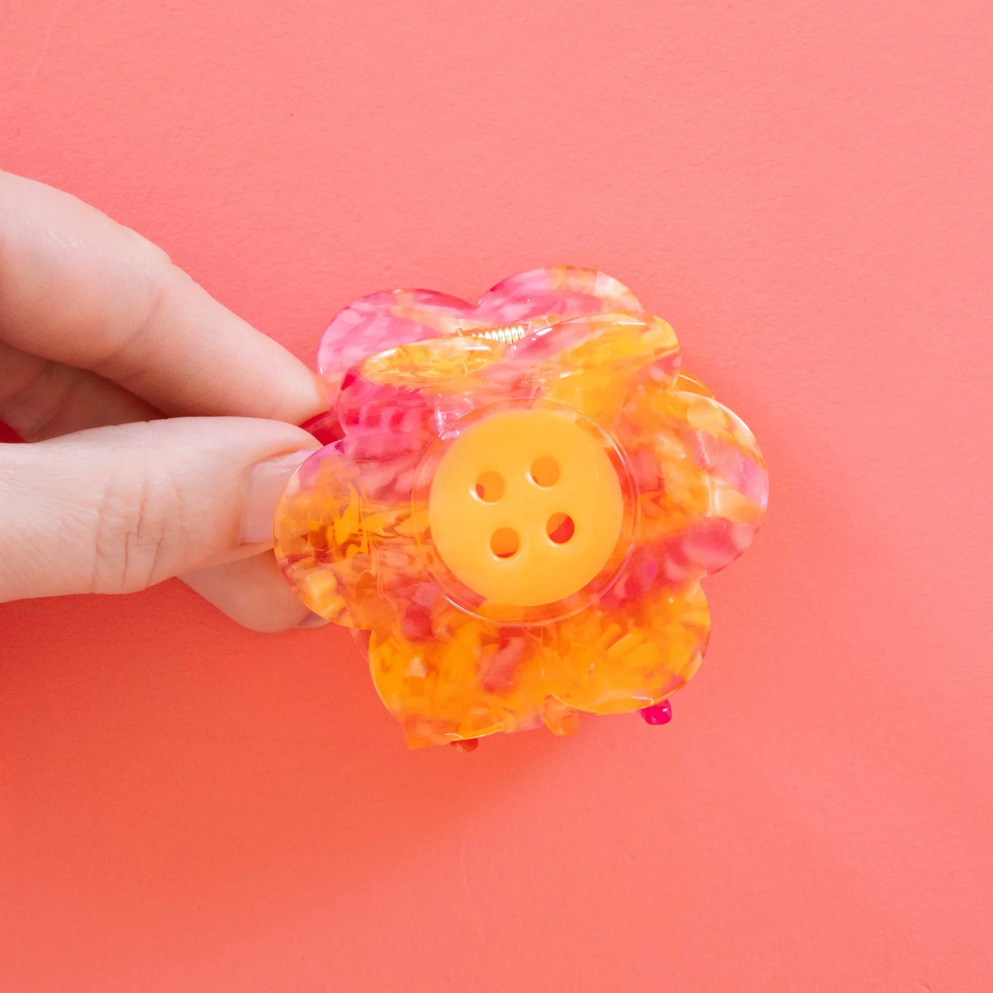 Sarah Hearts - Hair Claw Clip - Daisy Button Pink and Yellow - Image 2