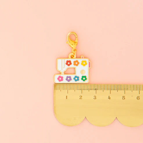 Sarah Hearts - Zipper Charm - Sewing Machine - Image 3