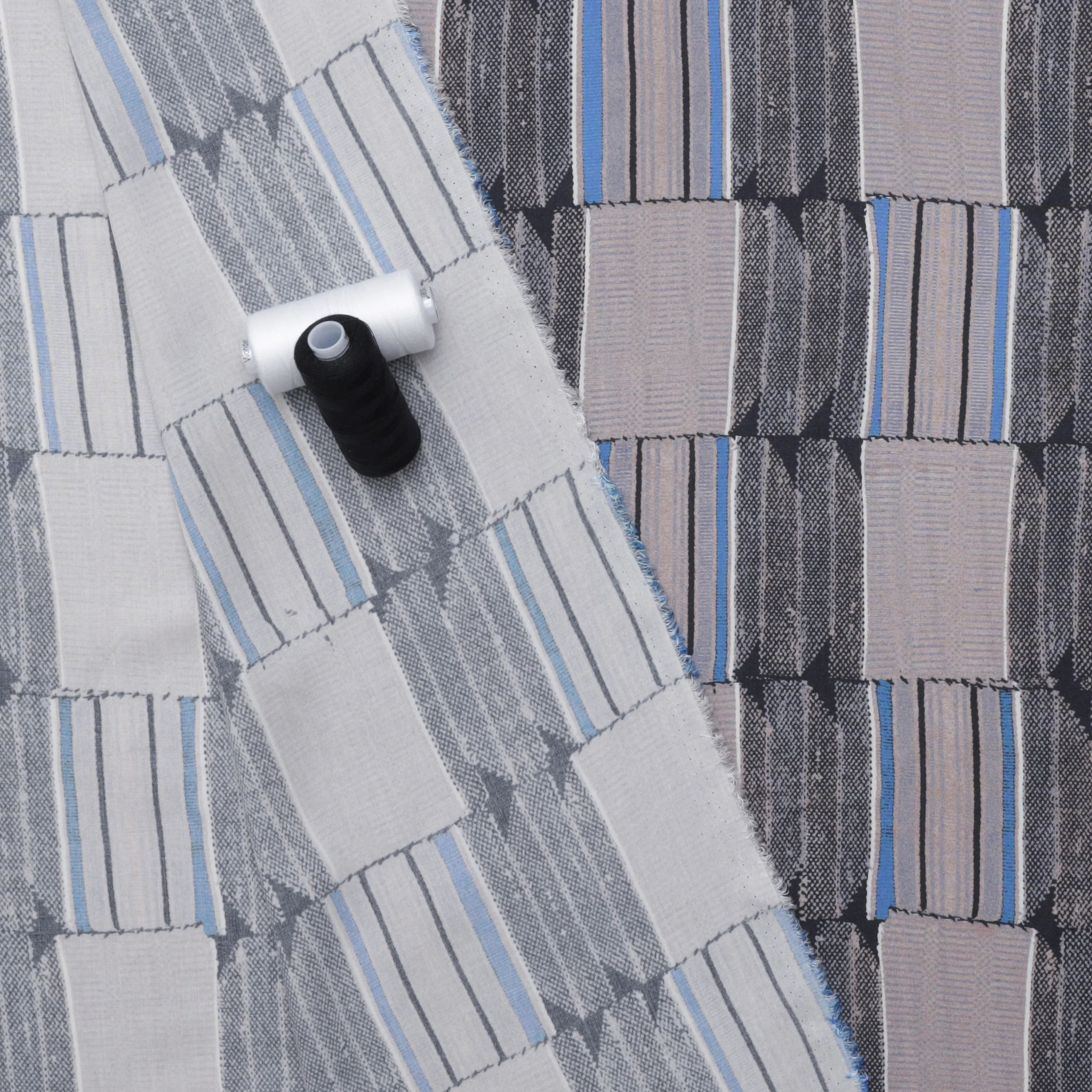 Viscose - Kalina - Print - Royal - Image 3